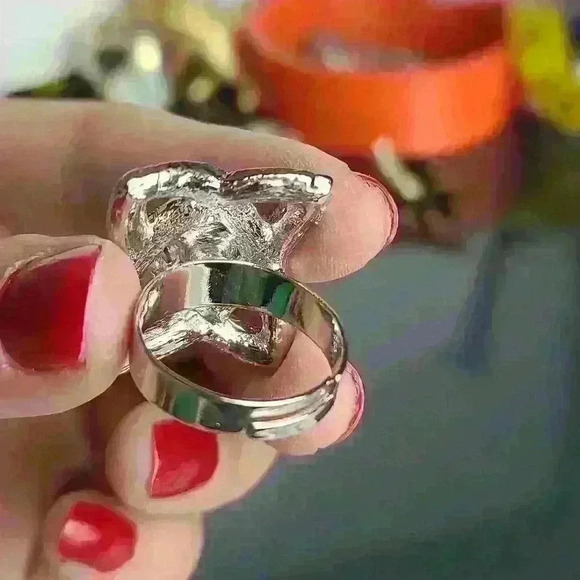 Silver tone rhinestones fuax pearl ring cocktail rings size 7 adjustable - Picture 16 of 16